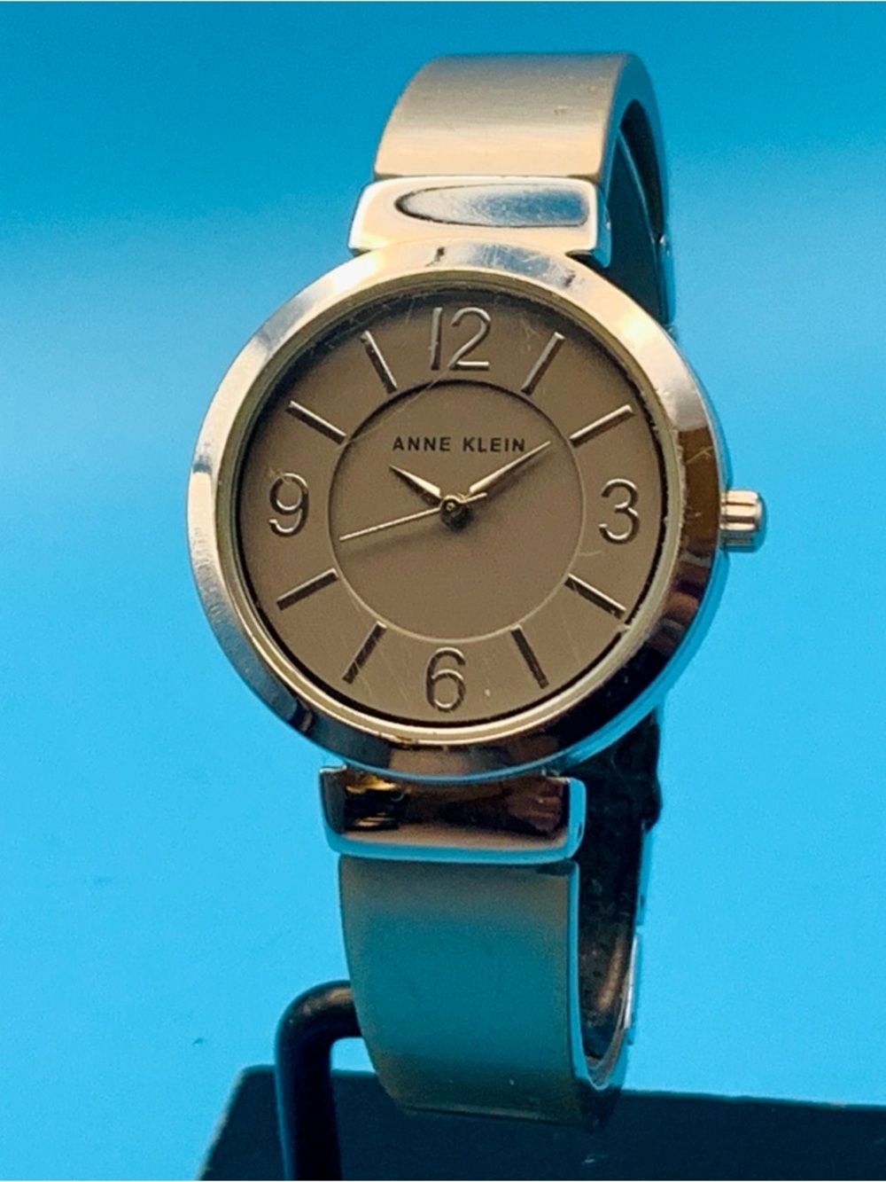 ANNE KLEIN AK/2477 Women’s Dress Bracelet Quartz Wristwatch Working New Battery
